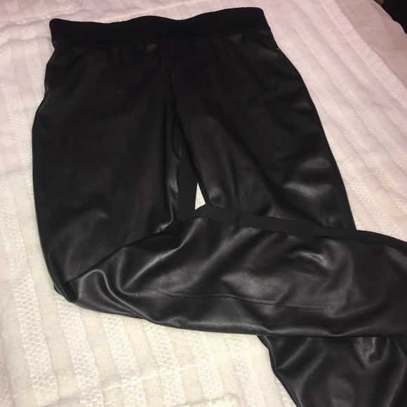 🧩TWIX Black Simons Exclusive Faux LeatherLeggings - Picture 8 of 9